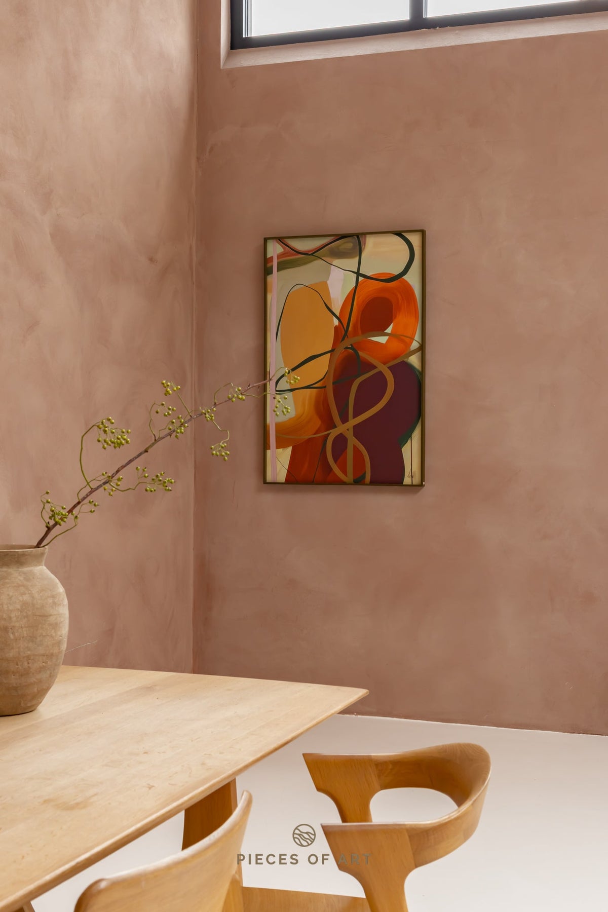 Acoustic painting, in a hotel, that reduces reverberation