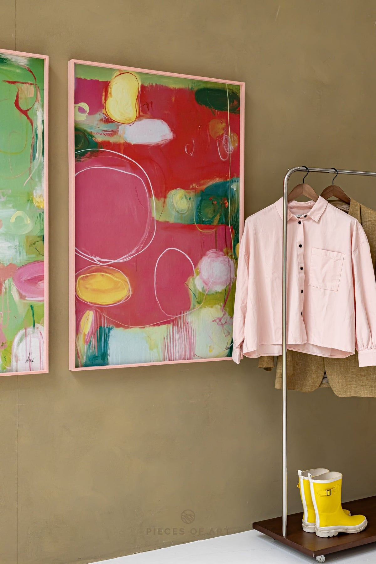 Acoustic wall panel, with an abstract design